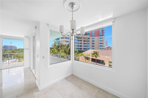 Copropriété à louer à Miami Beach, Floride: 2 chambres, 118.82 m2 № 2168229 - photo 15