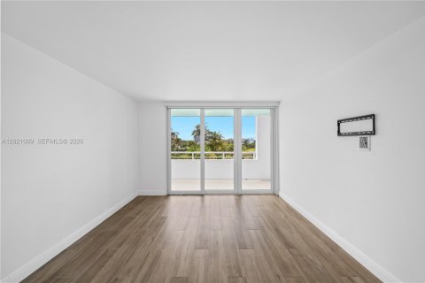 Copropriété à louer à Miami Beach, Floride: 2 chambres, 118.82 m2 № 2168229 - photo 23