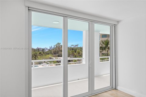 Copropriété à louer à Miami Beach, Floride: 2 chambres, 118.82 m2 № 2168229 - photo 24