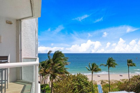 Copropriété à louer à Lauderdale-by-the-Sea, Floride: 3 chambres, 302.3 m2 № 1074956 - photo 1