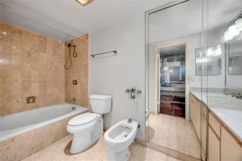 Condominio en venta en Miami, Florida, 2 dormitorios, 181.16 m2 № 1867088 - foto 20