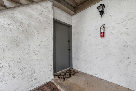 Condo in Gainesville, Florida, 2 bedrooms  № 2215734 - photo 22