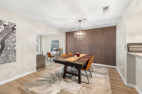 Condo in Gainesville, Florida, 2 bedrooms  № 2215734 - photo 7