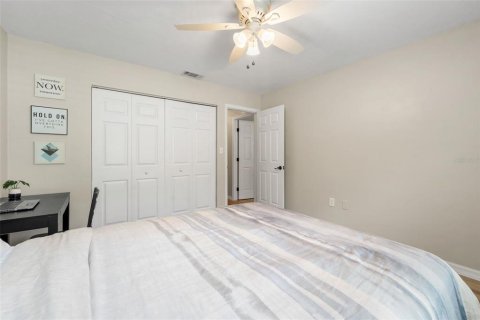 Condo in Gainesville, Florida, 2 bedrooms  № 2215734 - photo 18