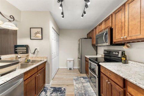 Condo in Gainesville, Florida, 2 bedrooms  № 2215734 - photo 12