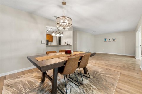 Condo in Gainesville, Florida, 2 bedrooms  № 2215734 - photo 10