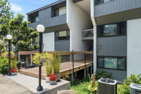 Condo in Gainesville, Florida, 2 bedrooms  № 2215734 - photo 29
