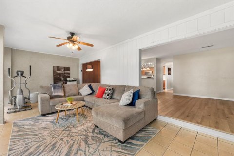 Condo in Gainesville, Florida, 2 bedrooms  № 2215734 - photo 9