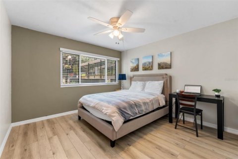 Condo in Gainesville, Florida, 2 bedrooms  № 2215734 - photo 15