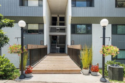 Condo in Gainesville, Florida, 2 bedrooms  № 2215734 - photo 3