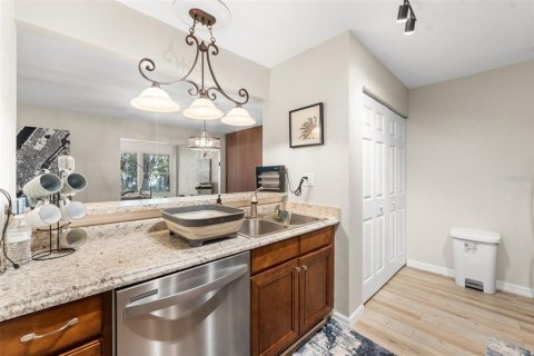 Condo in Gainesville, Florida, 2 bedrooms  № 2215734 - photo 13