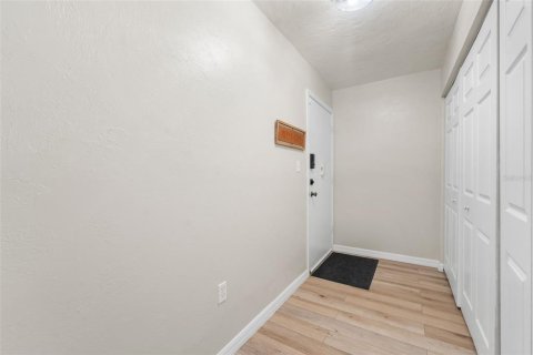 Condo in Gainesville, Florida, 2 bedrooms  № 2215734 - photo 21