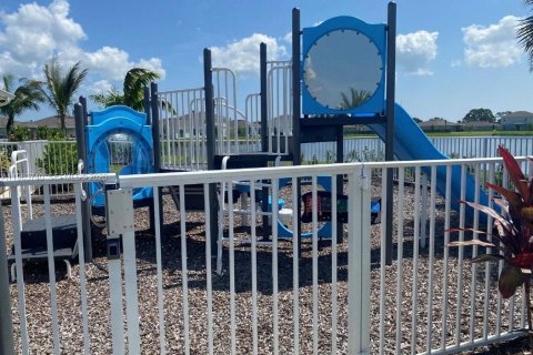 Villa ou maison à louer à St. Lucie, Floride: 3 chambres, 139.63 m2 № 2025207 - photo 14