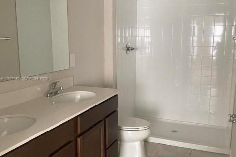 Villa ou maison à louer à St. Lucie, Floride: 3 chambres, 139.63 m2 № 2025207 - photo 5