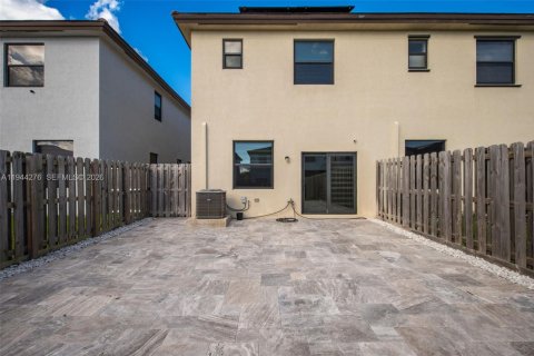 Townhouse in Homestead, Florida 3 bedrooms, 153.38 sq.m. № 2000912 - photo 17