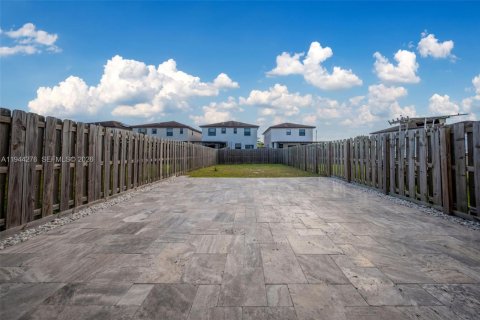 Townhouse in Homestead, Florida 3 bedrooms, 153.38 sq.m. № 2000912 - photo 16