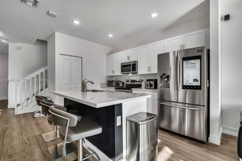 Townhouse in Homestead, Florida 3 bedrooms, 153.38 sq.m. № 2000912 - photo 7