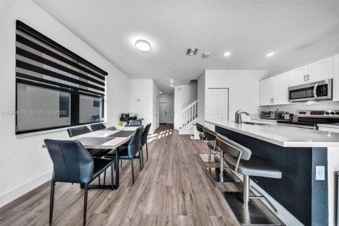 Townhouse in Homestead, Florida 3 bedrooms, 153.38 sq.m. № 2000912 - photo 9