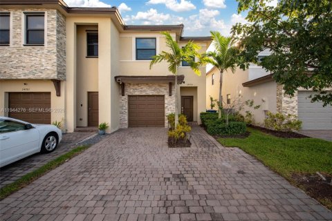 Townhouse in Homestead, Florida 3 bedrooms, 153.38 sq.m. № 2000912