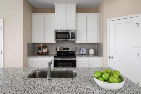 House in Winter Haven, Florida 3 bedrooms, 171.68 sq.m. № 1907970 - photo 3