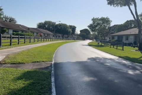 House in Boynton Beach, Florida 2 bedrooms, 130.06 sq.m. № 1745919 - photo 27