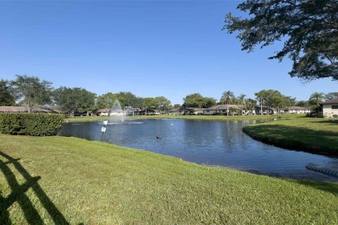 House in Boynton Beach, Florida 2 bedrooms, 130.06 sq.m. № 1745919 - photo 23