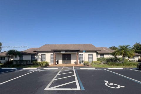 House in Boynton Beach, Florida 2 bedrooms, 130.06 sq.m. № 1745919 - photo 24