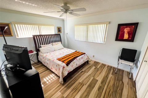House in Boynton Beach, Florida 2 bedrooms, 130.06 sq.m. № 1745919 - photo 17