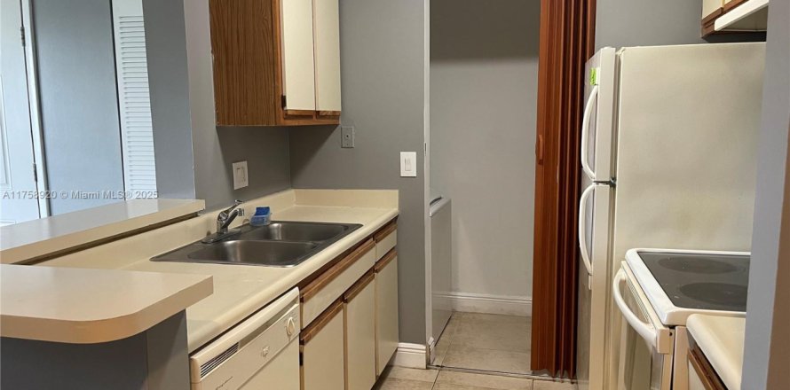 Condo in Pompano Beach, Florida, 2 bedrooms  № 1860349