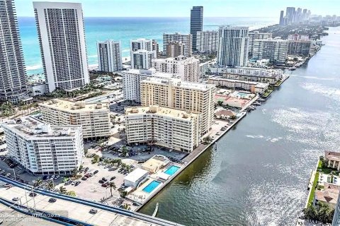 Снять в аренду кондоминиум в Халландейл-Бич, Флорида 1 спальня, 62.43м2, № 2005241 - фото 3