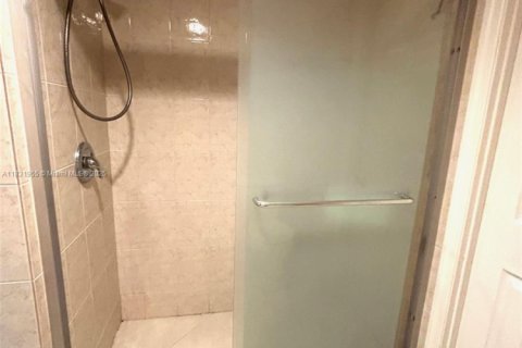 Снять в аренду кондоминиум в Халландейл-Бич, Флорида 1 спальня, 62.43м2, № 2005241 - фото 13