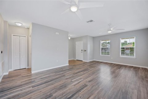 House in Lakeland, Florida 4 bedrooms, 173.36 sq.m. № 1771772 - photo 7
