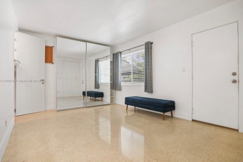 Propiedad comercial en venta en Lauderdale-by-the-Sea, Florida, 220.83 m2 № 1846100 - foto 9