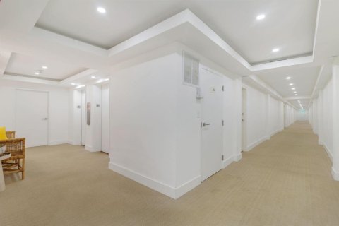 Copropriété à louer à Palm Beach, Floride: 2 chambres, 129.6 m2 № 2250083 - photo 4