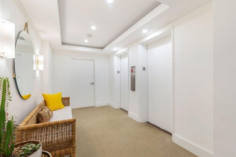Copropriété à louer à Palm Beach, Floride: 2 chambres, 129.6 m2 № 2250083 - photo 5