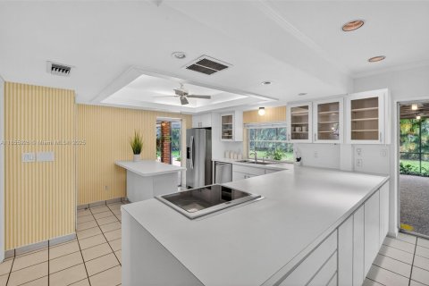 House in Palmetto Bay, Florida 4 bedrooms, 191.94 sq.m. № 1880207 - photo 14