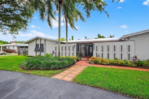 House in Palmetto Bay, Florida 4 bedrooms, 191.94 sq.m. № 1880207 - photo 4