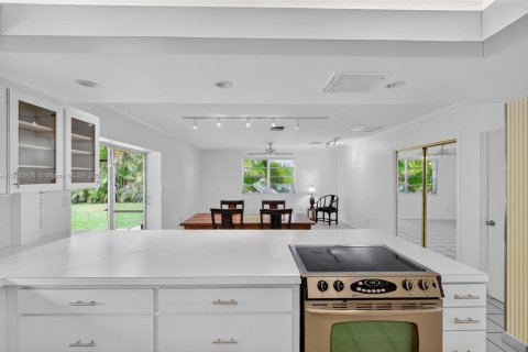 House in Palmetto Bay, Florida 4 bedrooms, 191.94 sq.m. № 1880207 - photo 15