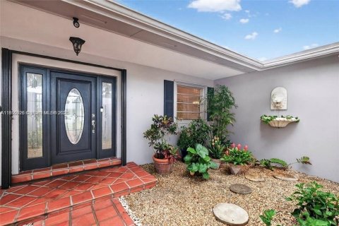 House in Palmetto Bay, Florida 4 bedrooms, 191.94 sq.m. № 1880207 - photo 5