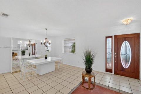 House in Palmetto Bay, Florida 4 bedrooms, 191.94 sq.m. № 1880207 - photo 8