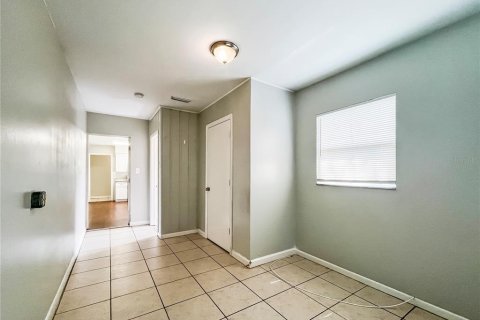 Villa ou maison à louer à Tampa, Floride: 4 chambres, 106.84 m2 № 2419958 - photo 8