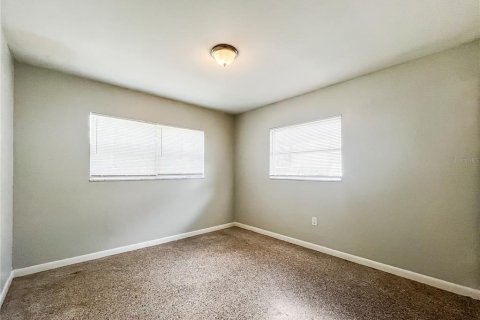 Villa ou maison à louer à Tampa, Floride: 4 chambres, 106.84 m2 № 2419958 - photo 13