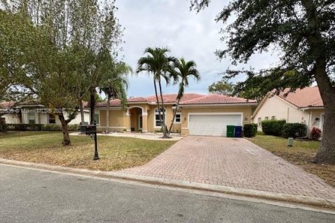 House in Coral Springs, Florida 4 bedrooms, 212.1 sq.m. № 1985582 - photo 2