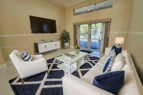 House in Coral Springs, Florida 4 bedrooms, 212.1 sq.m. № 1985582 - photo 4