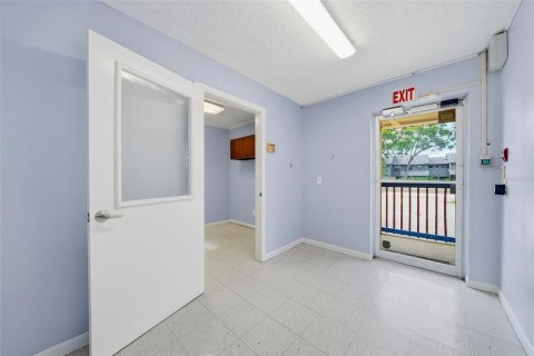 Commercial property in Clearwater, Florida 244.05 sq.m. № 2122997 - photo 5
