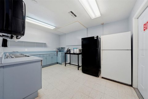 Commercial property in Clearwater, Florida 244.05 sq.m. № 2122997 - photo 9