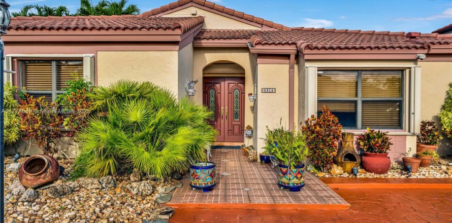 Casa en Miami, Florida 3 dormitorios, 118.64 m2 № 1699057