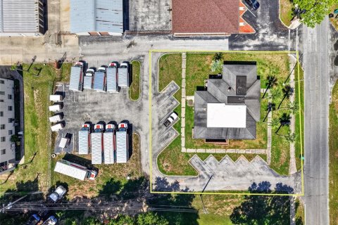 Commercial property in Eustis, Florida 225.38 sq.m. № 2377721 - photo 4