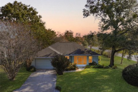 House in Ocala, Florida 3 bedrooms, 138.89 sq.m. № 2093507
