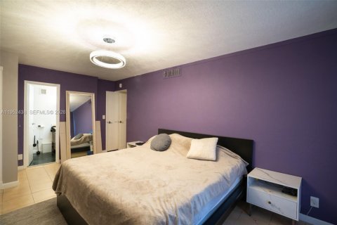 Condominio en venta en Hallandale Beach, Florida, 2 dormitorios, 134.71 m2 № 2006670 - foto 2